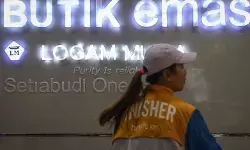 Emas Antam hari ini melonjak lagi ke Rp1,980 juta/gram ‎ Emas Antam hari ini melonjak lagi ke Rp1,980 juta/gram ‎