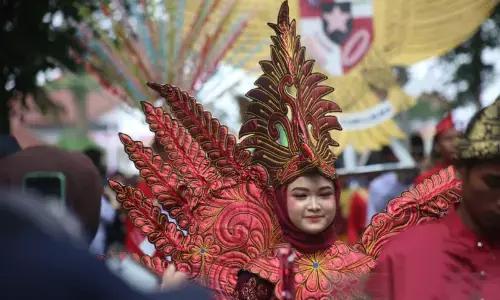 43 tim meriahkan karnaval HUT RI di Bangka Barat 43 tim meriahkan karnaval HUT RI di Bangka Barat