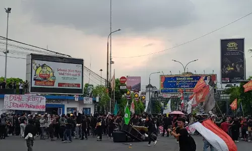 Mahasiswa Serang geruduk polpos kecam tindakan represif aparat Mahasiswa Serang geruduk polpos kecam tindakan represif aparat