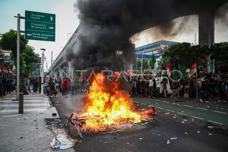 Dinsakertransgi DKI imbau perusahaan terapkan WFH Dinsakertransgi DKI imbau perusahaan terapkan WFH