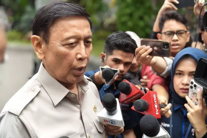 Prabowo kumpulkan ketum partai dan kabinet di Istana Jakarta Prabowo kumpulkan ketum partai dan kabinet di Istana Jakarta