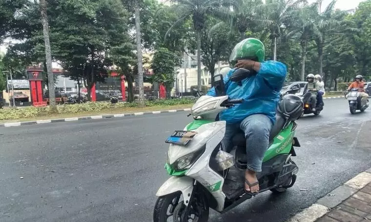 Warga masih rasakan sisa gas air mata di Mako Brimob Kwitang Warga masih rasakan sisa gas air mata di Mako Brimob Kwitang