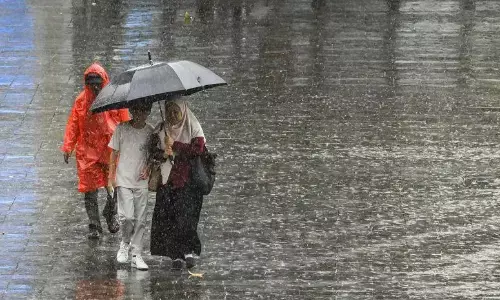 Jakarta diperkirakan hujan pada Minggu sore hingga malam