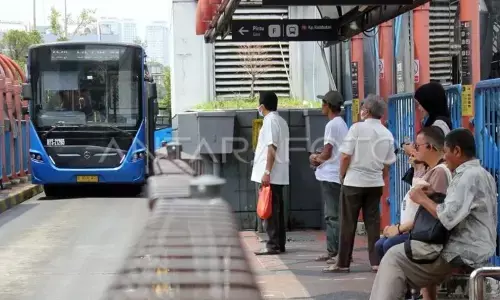 Transjakarta mulai buka layanan secara bertahap Transjakarta mulai buka layanan secara bertahap