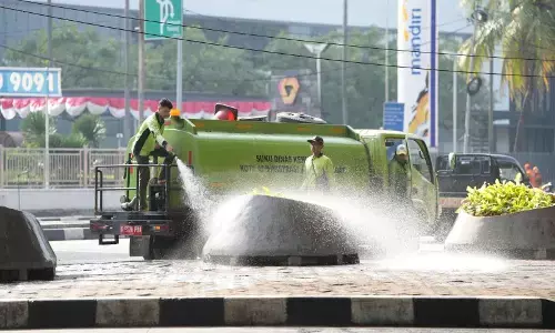 500 personel gabungan bersihkan sisa unjuk rasa di Palmerah 500 personel gabungan bersihkan sisa unjuk rasa di Palmerah