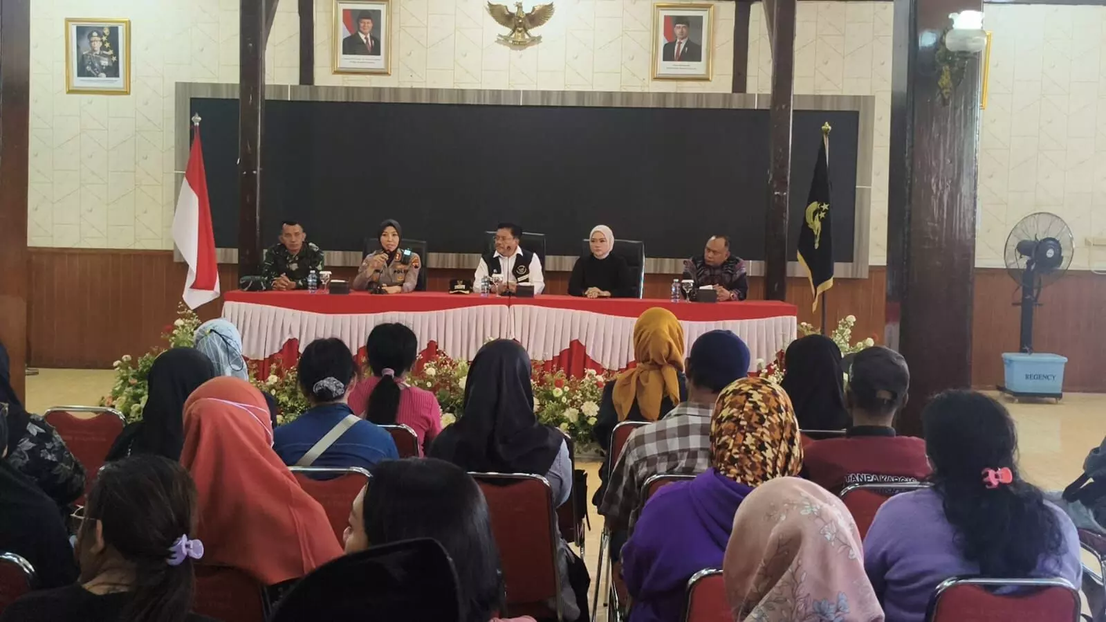 Polres Salatiga amankan puluhan pelajar terkait kericuhan di mapolres Polres Salatiga amankan puluhan pelajar terkait kericuhan di mapolres
