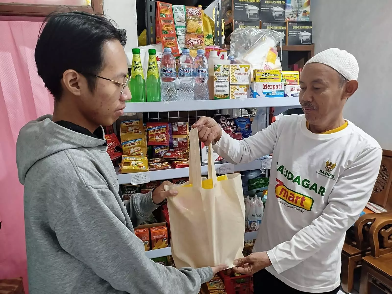BAZNAS terapkan green zakat di Zmart Jepara, ajak warga kurangi sampah plastik BAZNAS terapkan green zakat di Zmart Jepara, ajak warga kurangi sampah plastik