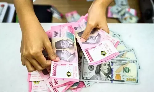 Rupiah pada Senin pagi menguat jadi Rp16.472 per dolar AS Rupiah pada Senin pagi menguat jadi Rp16.472 per dolar AS