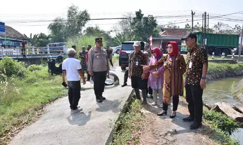 Warga desa dan Pemkab Sukoharjo perbaiki bantaran Bengawan Solo