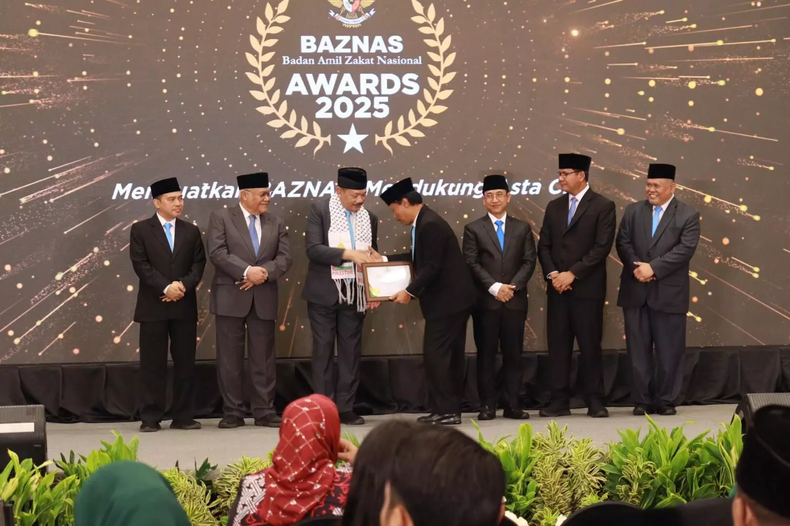 Dukung gerakan zakat, Wali Kota Cirebon raih `BAZNAS Awards 2025` Dukung gerakan zakat, Wali Kota Cirebon raih `BAZNAS Awards 2025`
