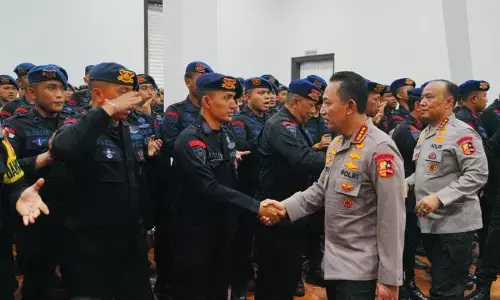 Kapolri apresiasi Brimob pertahankan markas dan sigap hadapi kerusuhan Kapolri apresiasi Brimob pertahankan markas dan sigap hadapi kerusuhan