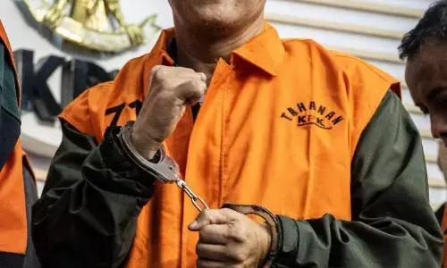 Jangan main-main dengan korupsi dan kepercayaan rakyat Jangan main-main dengan korupsi dan kepercayaan rakyat