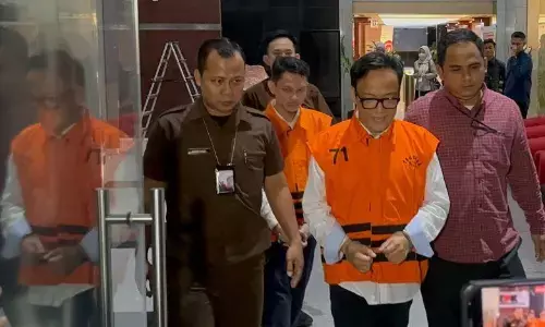 Immanuel Ebenezer mengaku tidak tahu Irvian Bobby Mahendro