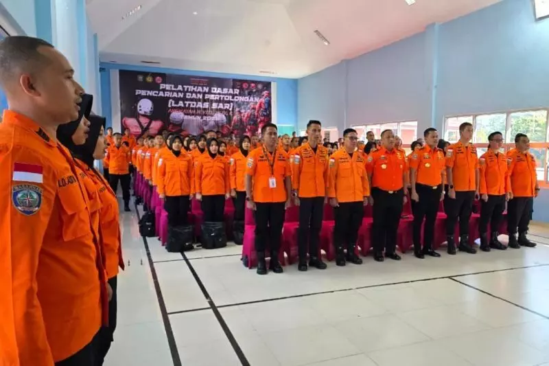 Basarnas latih ratusan CPNS dengan ketrampilan dasar SAR Basarnas latih ratusan CPNS dengan ketrampilan dasar SAR