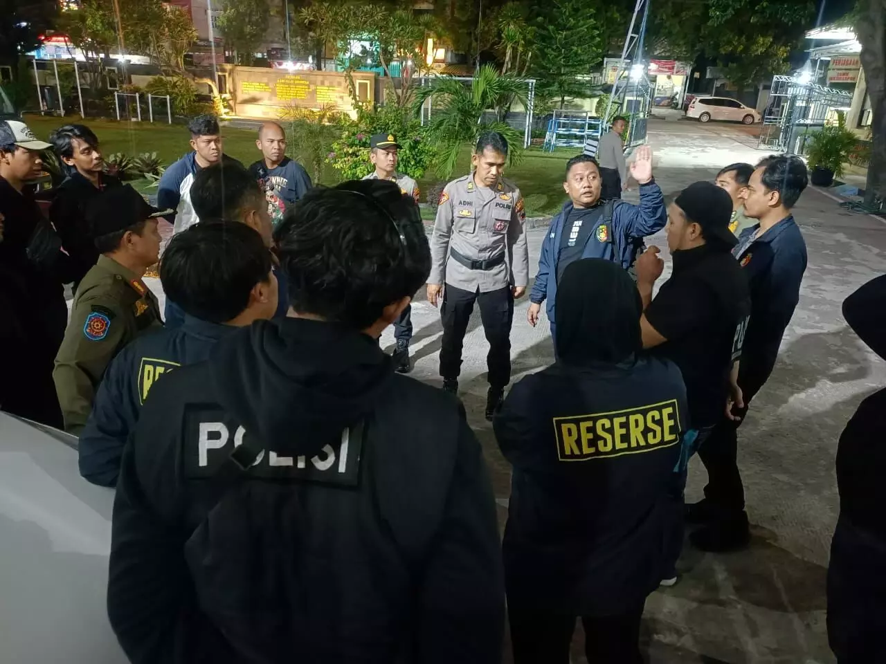 Polres Tegal Kota tindak tegas pascakerusuhan, usut pelaku lewat CCTV Polres Tegal Kota tindak tegas pascakerusuhan, usut pelaku lewat CCTV