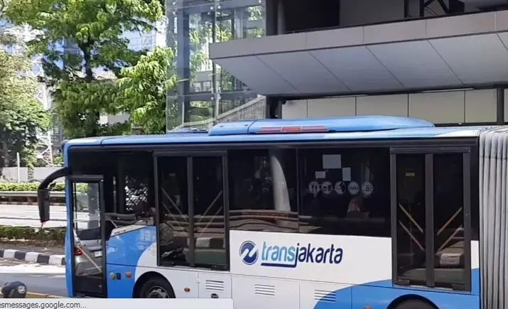 Transjakarta aktif kembali layani masyarakat usai dirusak massa Transjakarta aktif kembali layani masyarakat usai dirusak massa