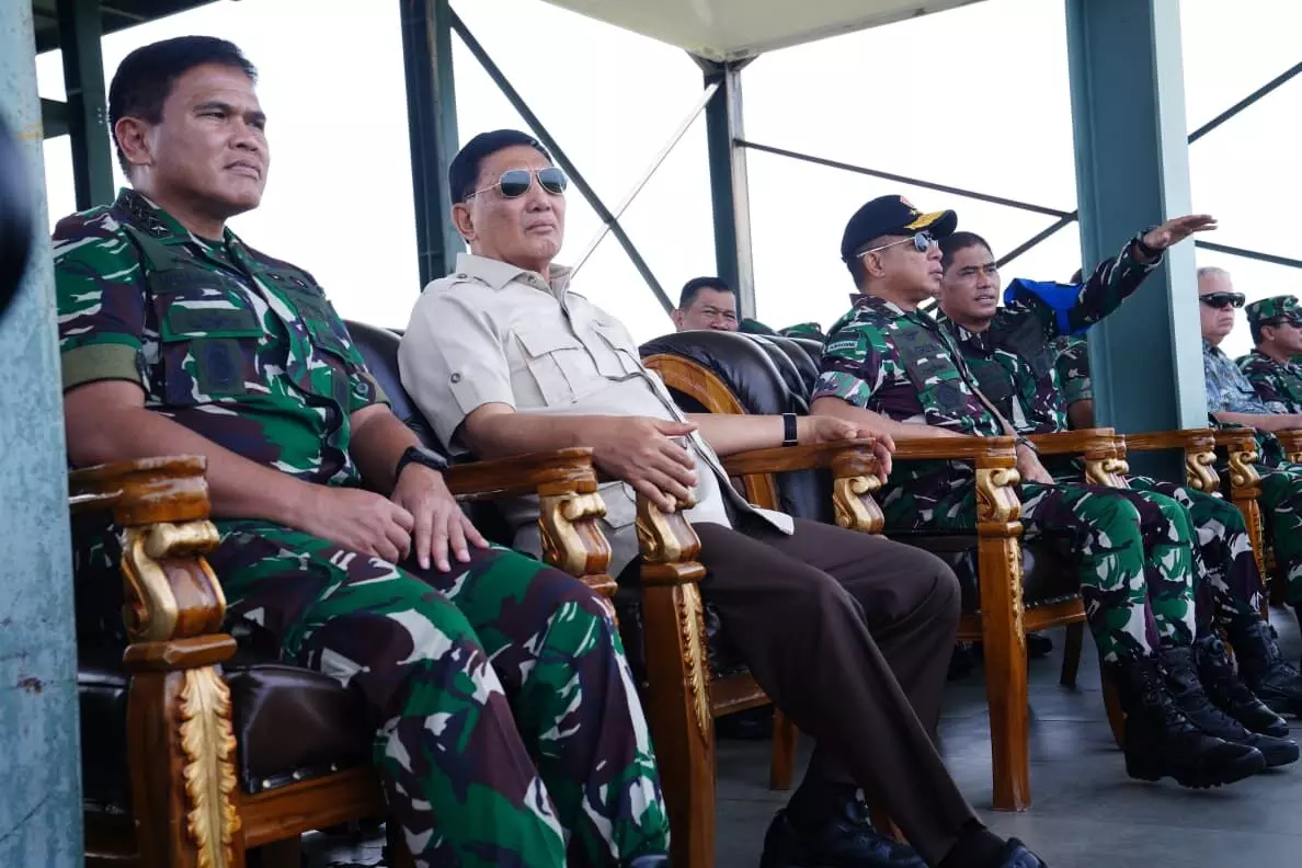 Panglima TNI dampingi Menhan RI tinjau latihan puncak Super Garuda Shield Panglima TNI dampingi Menhan RI tinjau latihan puncak Super Garuda Shield