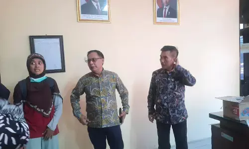Gedung DPRD Kabupaten Kediri terbakar, ketua dewan beri motivasi anggota Gedung DPRD Kabupaten Kediri terbakar, ketua dewan beri motivasi anggota
