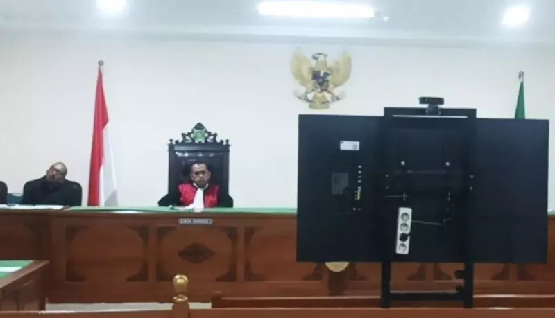 PN Gowa vonis dua terdakwa uang palsu 1,5 dan 3 tahun PN Gowa vonis dua terdakwa uang palsu 1,5 dan 3 tahun