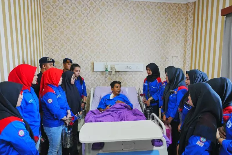 KSPSI jenguk anggota Polri korban kerusuhan di RS Kramat Jati KSPSI jenguk anggota Polri korban kerusuhan di RS Kramat Jati