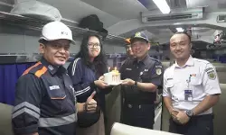 Hari Pelanggan Nasional, KAI Sumut bagikan bingkisan Hari Pelanggan Nasional, KAI Sumut bagikan bingkisan