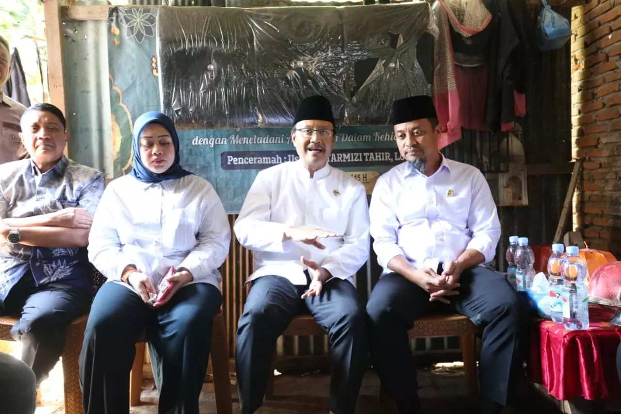 Gus Ipul serahkan santunan korban unjuk rasa Makassar, sampaikan salam Presiden Gus Ipul serahkan santunan korban unjuk rasa Makassar, sampaikan salam Presiden