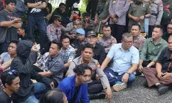 Polisi kawal unjuk rasa di DPRD Sulut, aksi berjalan dengan aman dan tertib