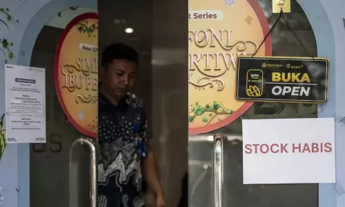 Harga emas Antam turun tipis jadi Rp2,042 juta per gram