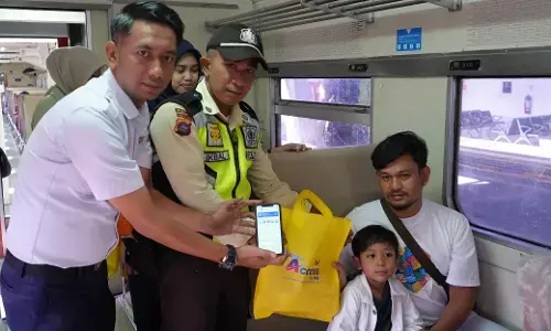 Hari Pelanggan Nasional, KAI Divre II Sumbar apresiasi penumpang setia kereta api Hari Pelanggan Nasional, KAI Divre II Sumbar apresiasi penumpang setia kereta api