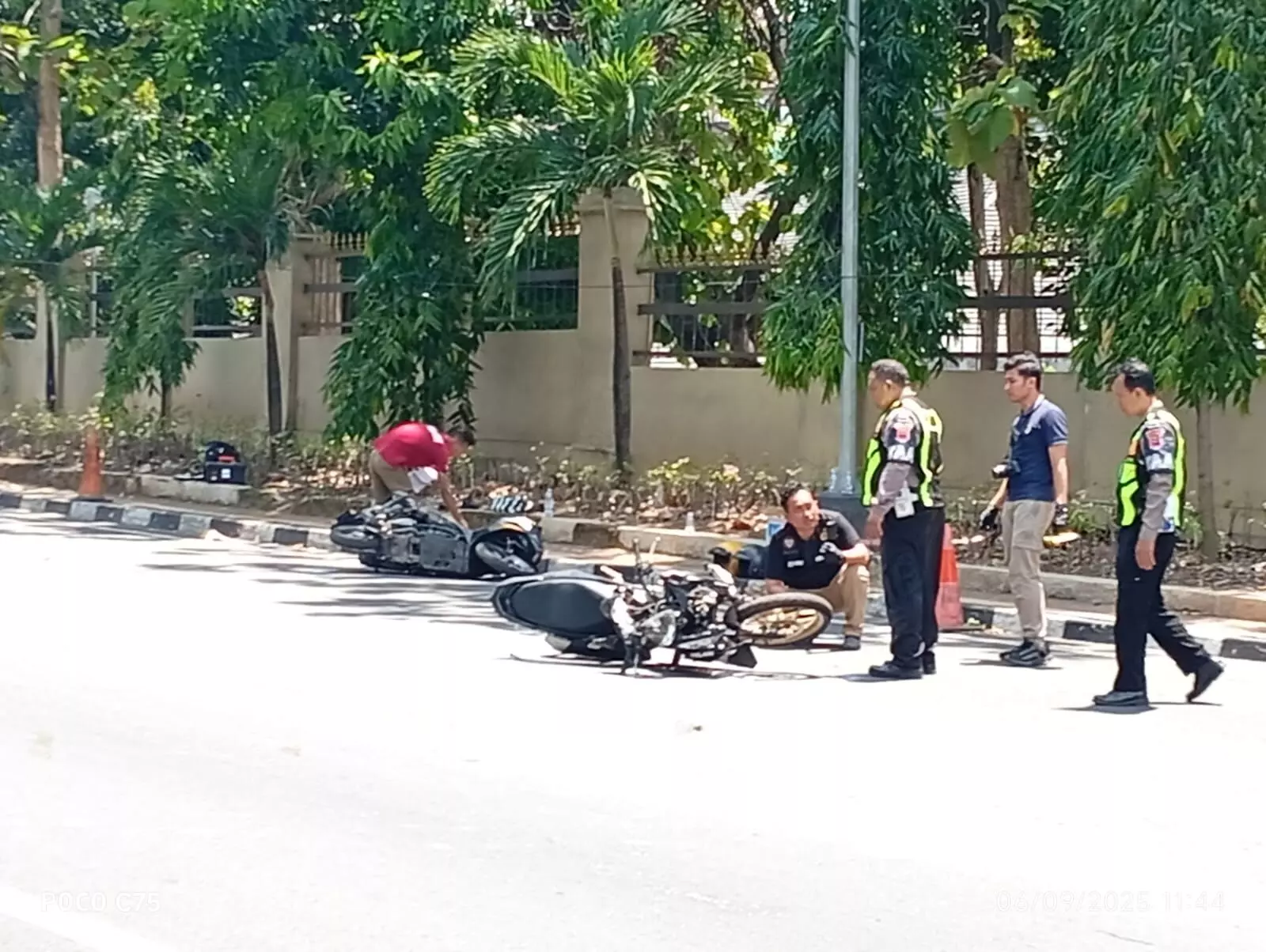 Polisi gelar olah TKP kecelakaan yang menewaskan mahasiswa Unnes Polisi gelar olah TKP kecelakaan yang menewaskan mahasiswa Unnes