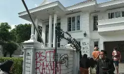 Polisi tetapkan 12 tersangka penjarahan rumah Uya Kuya