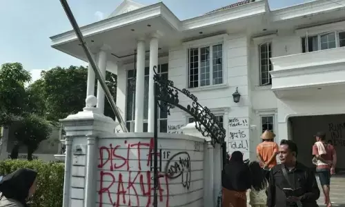 Polisi tetapkan 12 tersangka penjarahan rumah Uya Kuya Polisi tetapkan 12 tersangka penjarahan rumah Uya Kuya