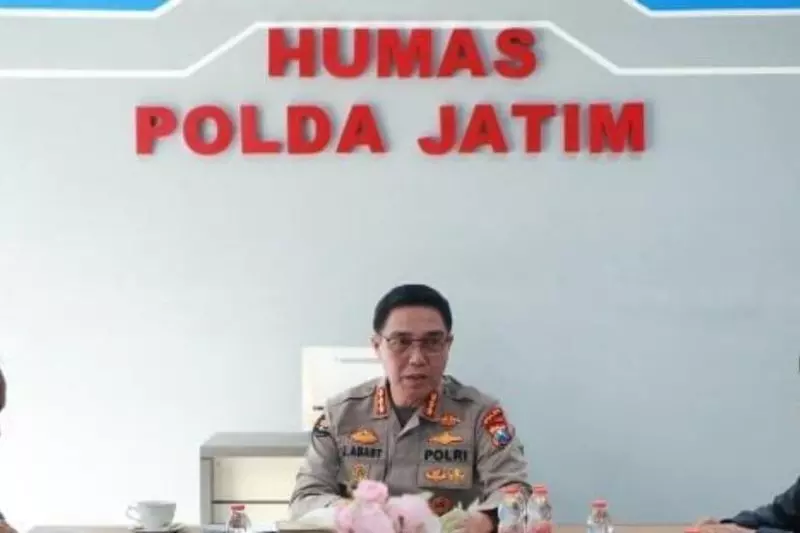Dua provokator pembakaran Grahadi ditangkap Polda Jatim Dua provokator pembakaran Grahadi ditangkap Polda Jatim