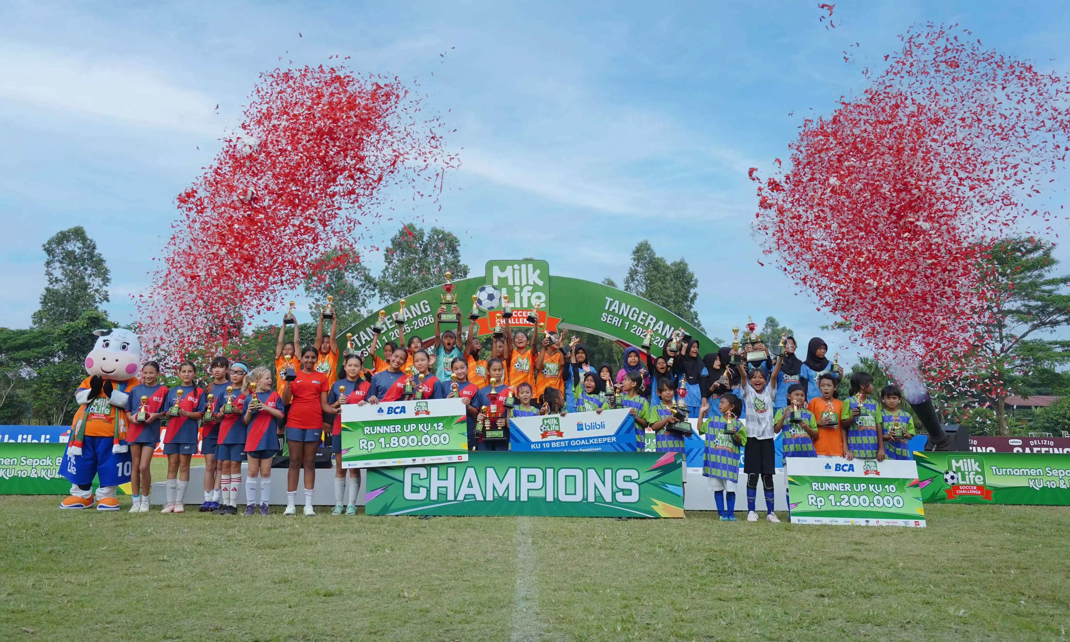 MILKLIFE SOCCER CHALLENGE TANGERANG SERI 1: SDN Pakulonan 02 dan SDN Pondok Kacang Timur 04 jadi juara baru MILKLIFE SOCCER CHALLENGE TANGERANG SERI 1: SDN Pakulonan 02 dan SDN Pondok Kacang Timur 04 jadi juara baru