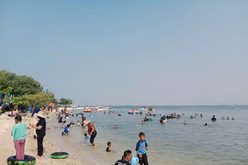 Kepulauan Seribu masih jadi tujuan warga Jakarta berlibur akhir pekan Kepulauan Seribu masih jadi tujuan warga Jakarta berlibur akhir pekan