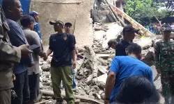 Tim gabungan sisir lokasi majelis ambruk di Bogor Tim gabungan sisir lokasi majelis ambruk di Bogor
