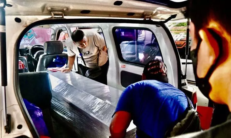Menemukan jejak pesan terakhir korban heli jatuh di Kalimantan