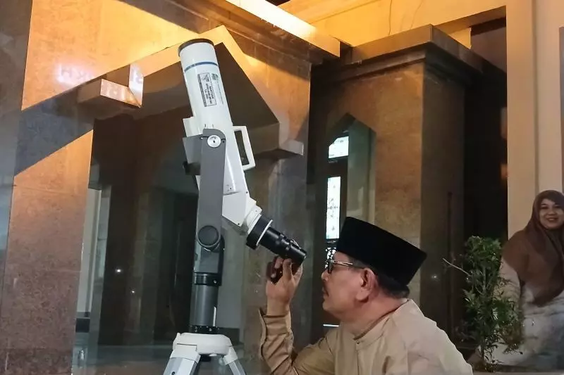Cuaca buruk halangi warga Aceh saksikan gerhana bulan total Cuaca buruk halangi warga Aceh saksikan gerhana bulan total