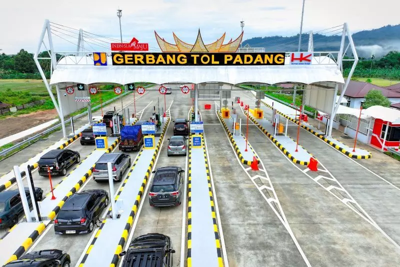 Kecelakaan di Tol Padang–Sicincin tewaskan dua orang Kecelakaan di Tol Padang–Sicincin tewaskan dua orang