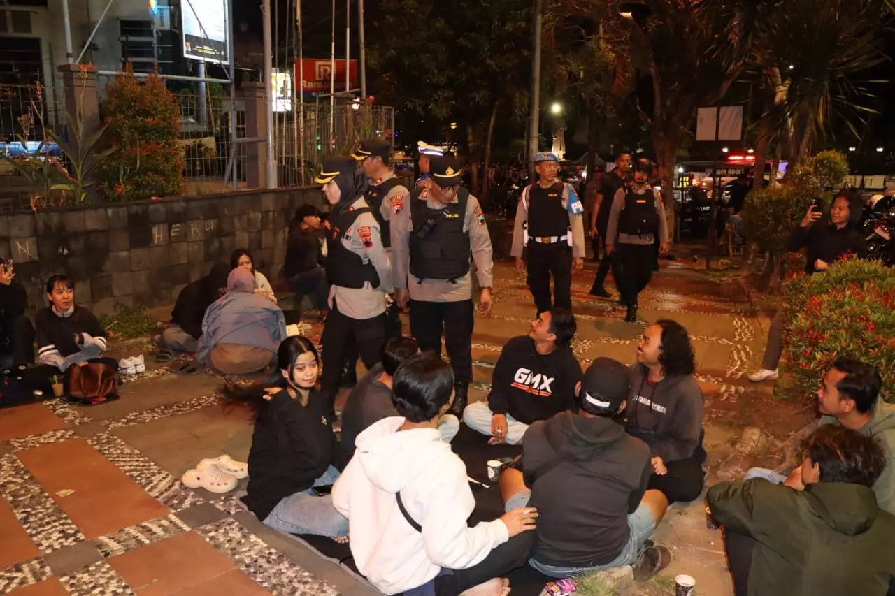 Polres Salatiga bersama Polres Semarang gelar patroli skala besar Polres Salatiga bersama Polres Semarang gelar patroli skala besar