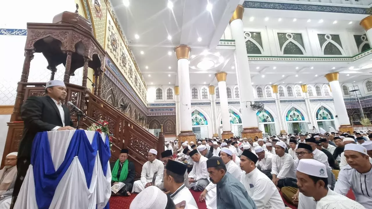 Ribuan warga padati Masjid Agung Lhoksukon, peringati Maulid Nabi 1447 H Ribuan warga padati Masjid Agung Lhoksukon, peringati Maulid Nabi 1447 H