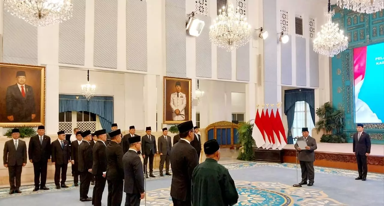 Prabowo rombak jajaran Kabinet Merah Putih dari Menteri Keuangan hingga Menteri Koperasi Prabowo rombak jajaran Kabinet Merah Putih dari Menteri Keuangan hingga Menteri Koperasi