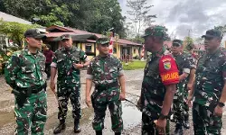 Dandim 1710/Mimika dampingi Danrem 173/PVB tinjau pos pengamanan