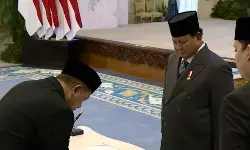 Prabowo lantik Ferry Juliantono sebagai Menkop, gantikan Budi Arie Prabowo lantik Ferry Juliantono sebagai Menkop, gantikan Budi Arie