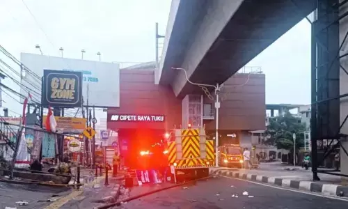 Kebakaran dekat Stasiun Cipete Raya tak ganggu operasional MRT Jakarta Kebakaran dekat Stasiun Cipete Raya tak ganggu operasional MRT Jakarta