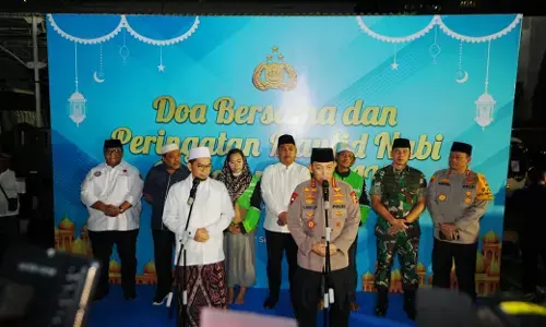 Hadiri Doa Bersama dan Peringatan Maulid Nabi, Kapolri ajak masyarakat Jaga persatuan Hadiri Doa Bersama dan Peringatan Maulid Nabi, Kapolri ajak masyarakat Jaga persatuan