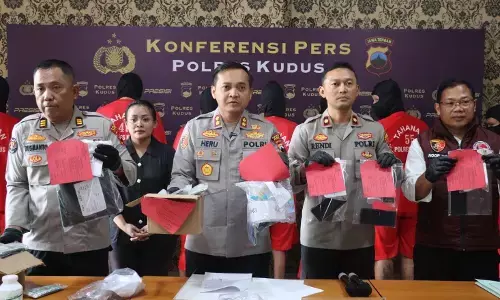 Polres Kudus amankan 26,93 gram sabu dan 6.028 butir obat terlarang Polres Kudus amankan 26,93 gram sabu dan 6.028 butir obat terlarang