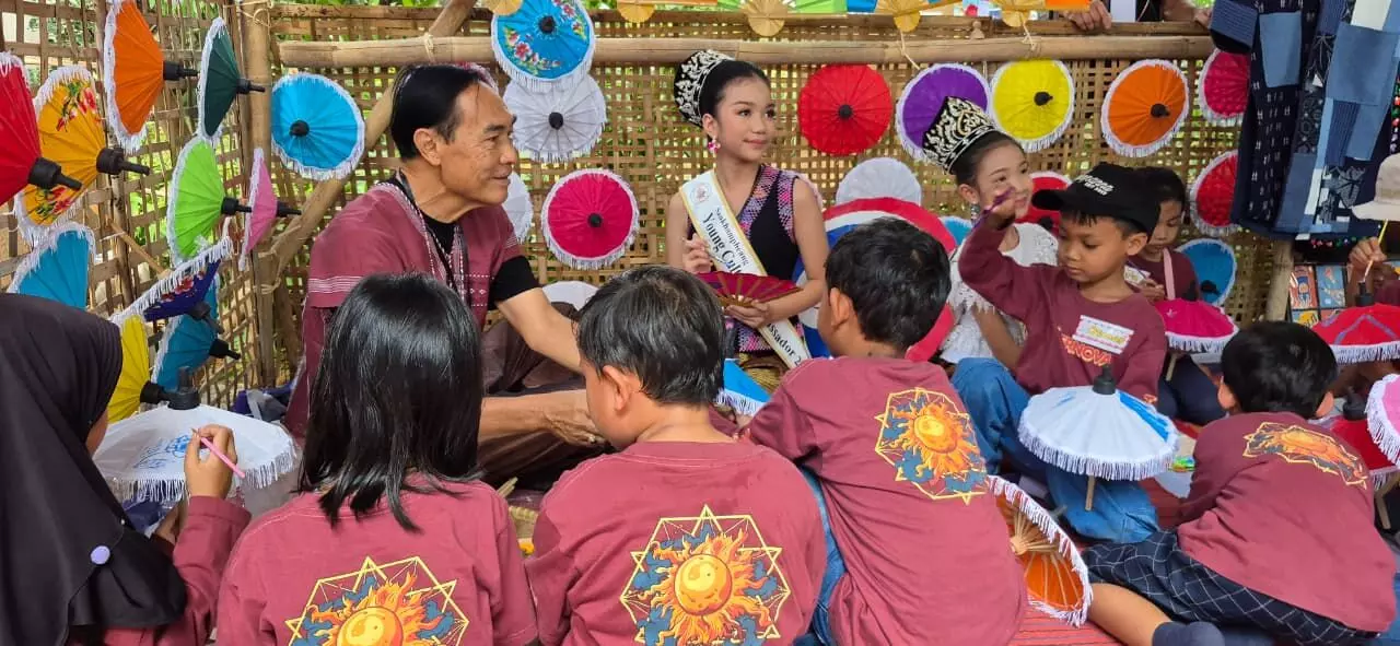 TK/SD Lebah Putih Salatiga sukses ikuti Festival Payung 2025 TK/SD Lebah Putih Salatiga sukses ikuti Festival Payung 2025