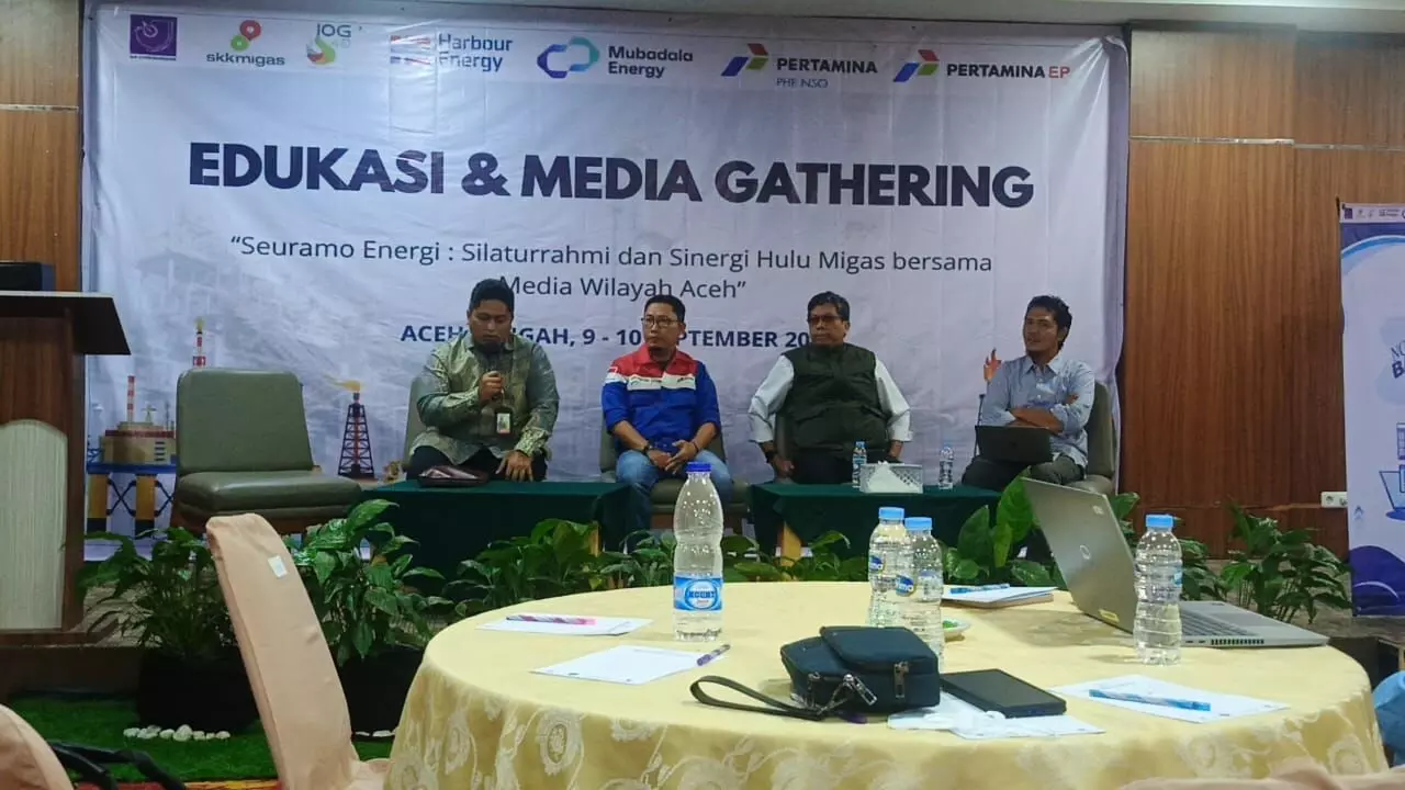 SKK Migas Perwakilan Sumbagut gelar edukasi dan media gathering kepada jurnalis Aceh SKK Migas Perwakilan Sumbagut gelar edukasi dan media gathering kepada jurnalis Aceh