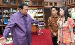 Gibran-Selvi sambangi kediaman SBY di Cikeas
